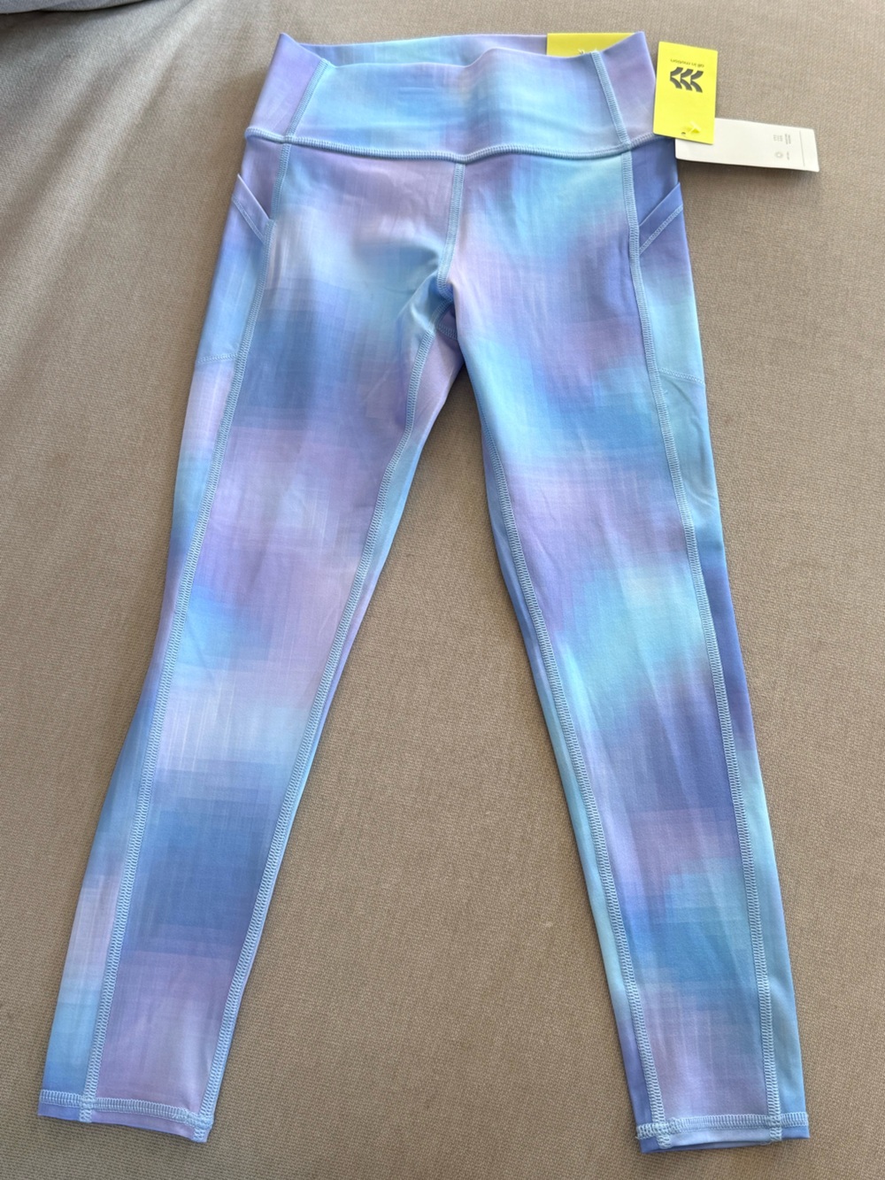 NWT All in Motion Blue Gradient Performance Leggings